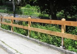 Balkenzaun als optische Abtrennung