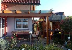 Gemütliche Terrasse mit Überdachung von Fröschl