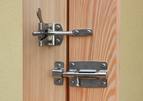 Klappriegel und Schubriegel für Holztüren
