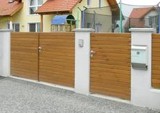 Einfahrtstor und Gehtür