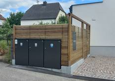 Sichtschutz Jalousie - Holzsteher und Überleger auch über die anschließenden Zaunfelder