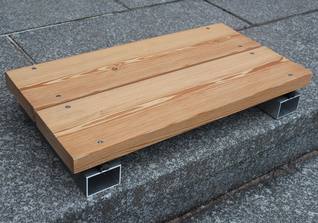 Terrassenboden Lärche mit Alu-Unterkonstruktion