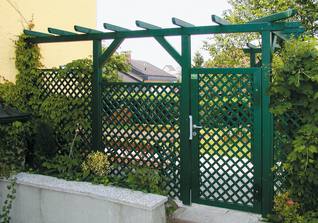 Pergola mit Diagonalgitter