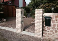Torpfeiler gerichtet für Holztür