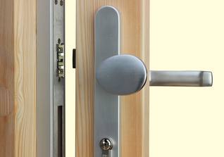 Knopfgarnitur und E-Tür-Öffner mit Sonderschließblech